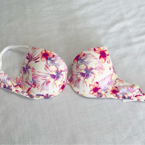 PINK By Victoria's Secret Floral Everyday Lightly Lined Bra In Floral Fun, 32D - Picture 2 of 8
